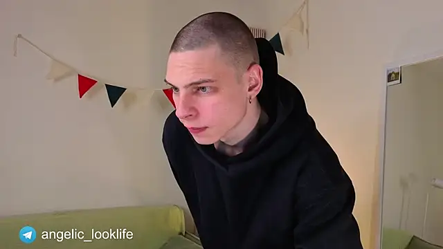 look angelic online show from 05/27/26, 03:14