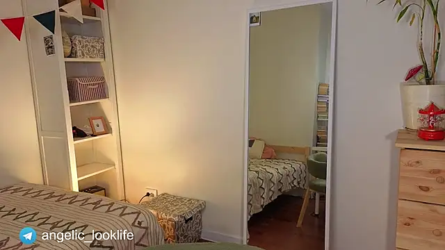 look angelic online show from 05/10/26, 04:31