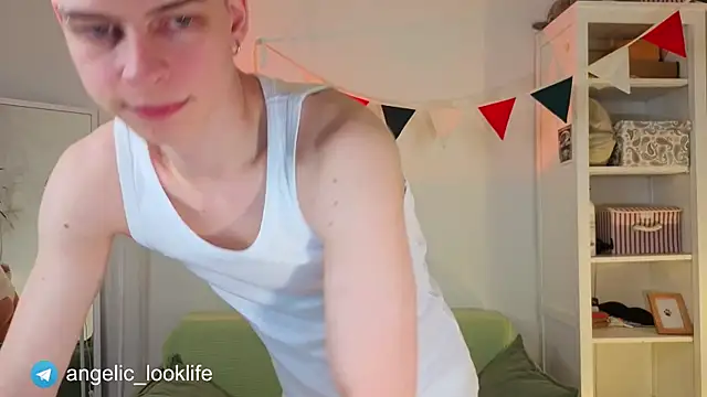 look angelic online show from 06/03/26, 10:25