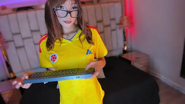 FoxxxyPink online show from 04/04/26, 08:15