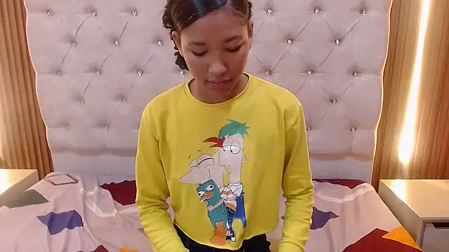 skiaracl202 online show from 03/26/26, 04:11