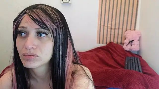 Caroline hernandes online show from 04/08/26, 02:18