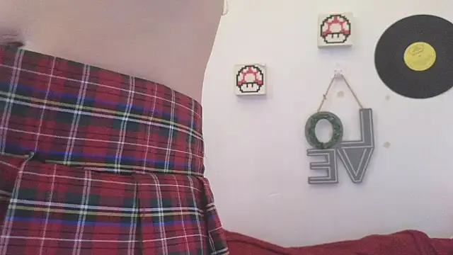 Caroline hernandes online show from 04/20/26, 02:29