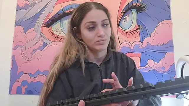 Caroline hernandes online show from 05/12/26, 02:56