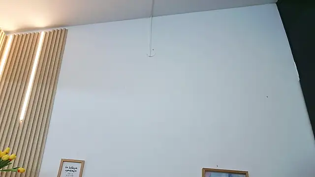 AmaraVell online show from 04/15/26, 07:58