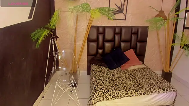 Epril Zoyert online show from 04/22/26, 02:18