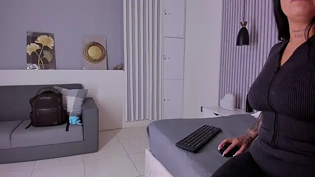 ManuelaMontes  online show from 04/15/26, 11:38