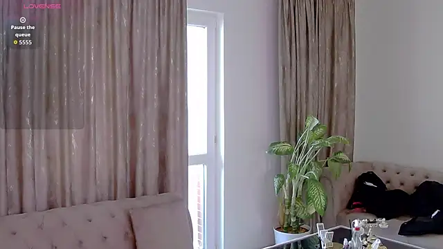 NataliePierce online show from 04/05/26, 12:12