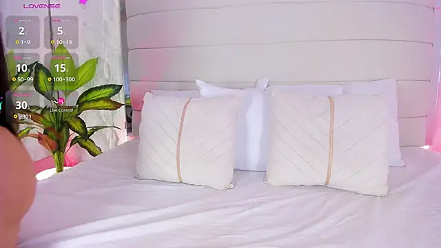 AitanaNoa online show from 04/13/26, 08:35