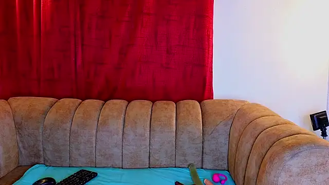 ahnaysexx online show from 04/14/26, 07:08