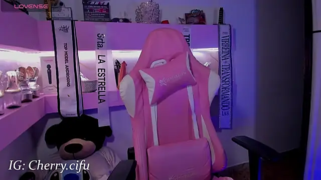 CherrySeraphine1 online show from 04/14/26, 06:51