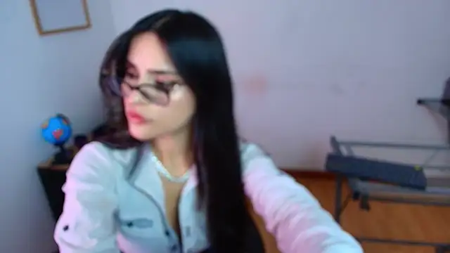 Jade Agliyah  online show from 07/12/26, 03:18
