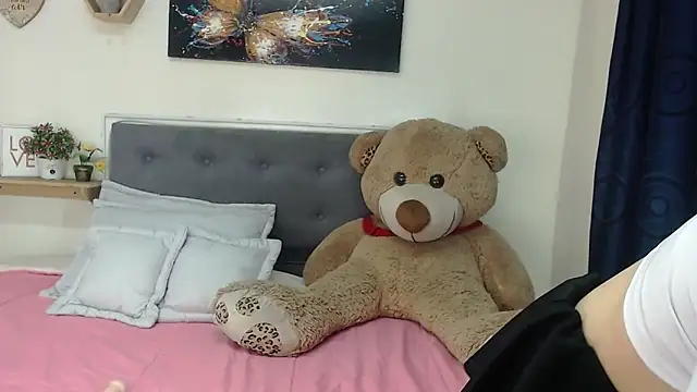 Celeste  London online show from 04/05/26, 05:41