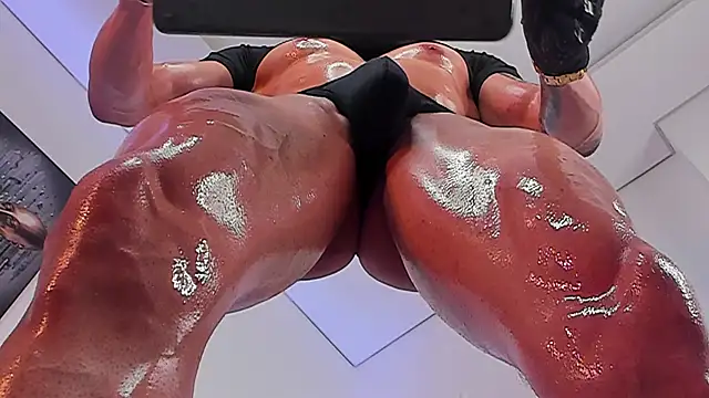 Angelo Varek online show from 03/05/26, 03:58