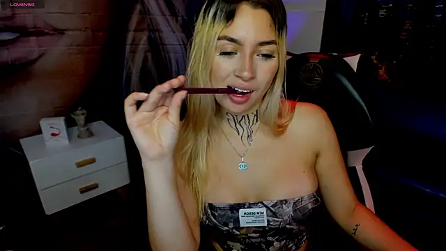 Tamaraa velez online show from 04/07/26, 02:08