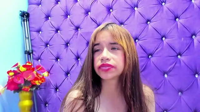 ZoeBarbiee online show from 03/12/26, 08:51