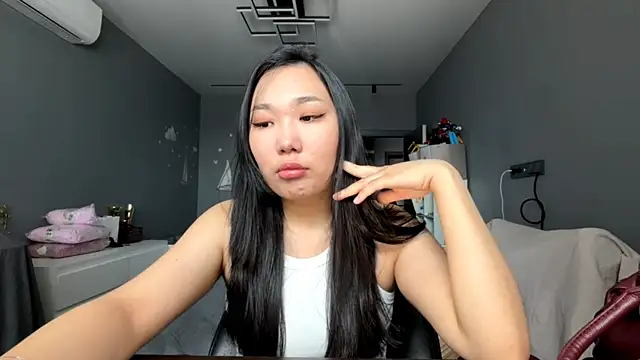 Snapshot of DrivenRitual chatting on 03/04/26, 03:03 DrivenRitual online show from 03/04/26, 03:03