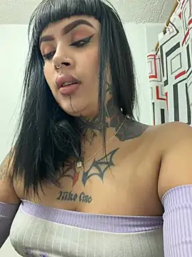 LauriInk1 online show from 07/05/26, 10:38