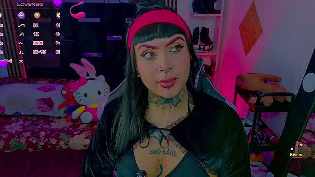 LauriInk1 online show from 06/19/26, 02:50