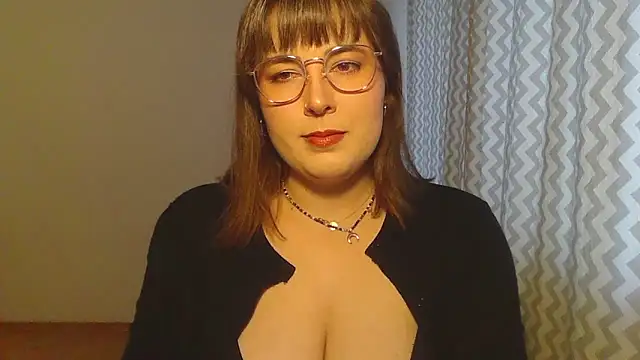 ClaraHard online show from 06/17/26, 05:56