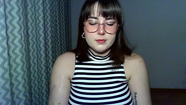 ClaraHard online show from 07/04/26, 08:24