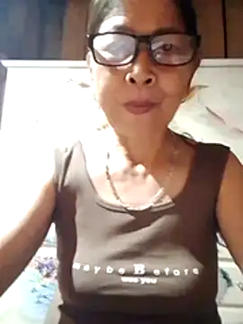 Snapshot of Sky-rain98 chatting on 04/17/26, 10:01 Sky-rain98 online show from 04/17/26, 10:01