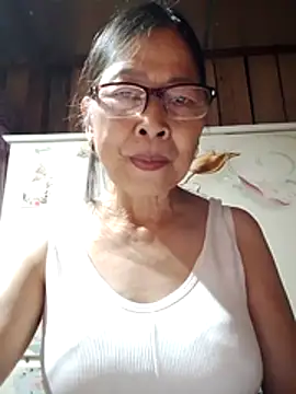 Snapshot of Sky-rain98 chatting on 05/20/26, 02:36 Sky-rain98 online show from 05/20/26, 02:36