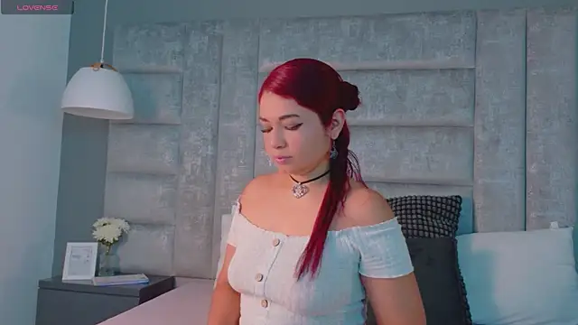 PaulaVegaa online show from 04/15/26, 12:42