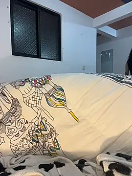 AmeliaAndersson online show from 04/15/26, 08:53