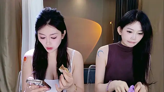 Banana-Milk69 online show from 05/20/26, 01:13