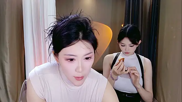 Banana-Milk69 online show from 05/18/26, 01:17