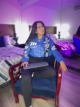 Lunaliaa  online show from 03/25/26, 05:29