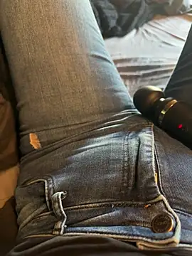 aleexii s online show from 04/19/26, 03:24