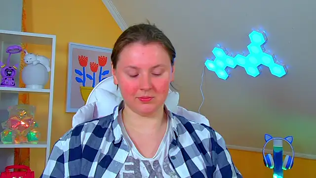 MelodyMoores online show from 04/15/26, 06:30