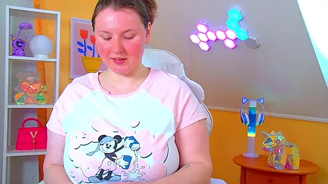 MelodyMoores online show from 04/22/26, 06:42