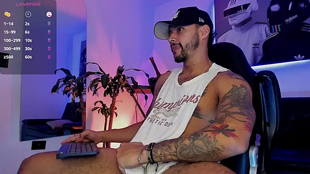 Snapshot of NikoHank_ chatting on 07/19/26, 05:27 NikoHank online show from 07/19/26, 05:27