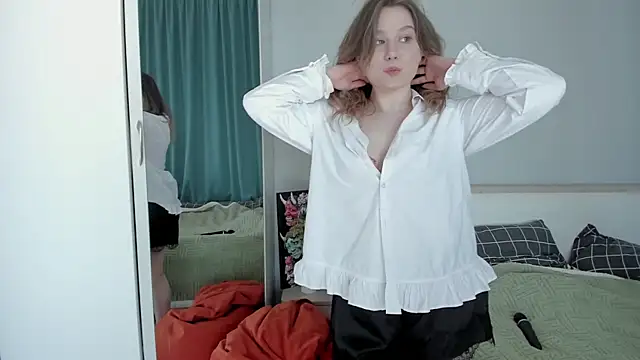 JennyHardy online show from 06/06/26, 01:27