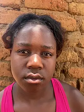 yellowjoy022 online show from 03/04/26, 09:39