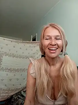Snapshot of ViktoriaSexi1 chatting on 04/24/26, 04:47 ViktoriaSexi1 online show from 04/24/26, 04:47