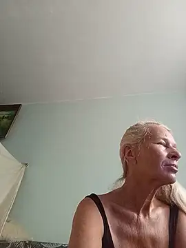 Snapshot of ViktoriaSexi1 chatting on 07/04/26, 05:36 ViktoriaSexi1 online show from 07/04/26, 05:36