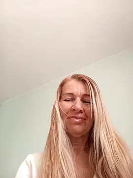 ViktoriaSexi1 online show from 03/24/26, 07:30