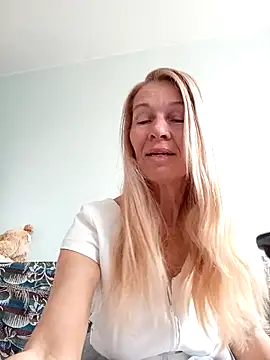 ViktoriaSexi1 online show from 03/27/26, 07:06