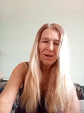 ViktoriaSexi1 online show from 03/08/26, 05:44