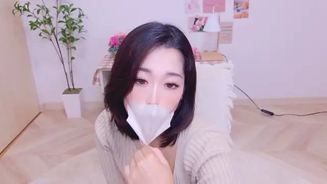 YURIKAsan  online show from 05/27/26, 11:39