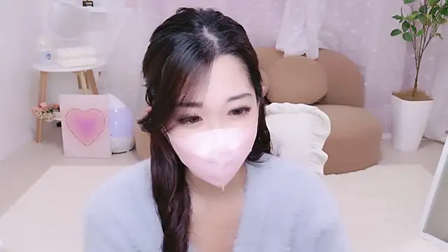 YURIKAsan  online show from 04/05/26, 12:34