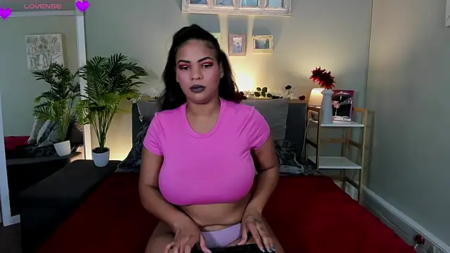 NaughtyTyra online show from 04/13/26, 08:07