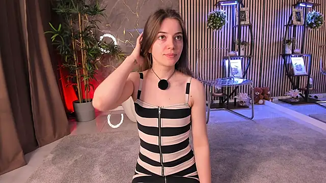 Velvet Spell online show from 04/24/26, 03:41