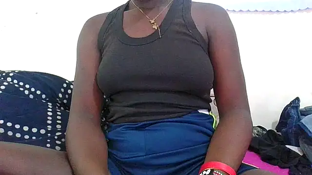 Snapshot of simphiwe23 chatting on 07/18/26, 11:30 simphiwe23 online show from 07/18/26, 11:30