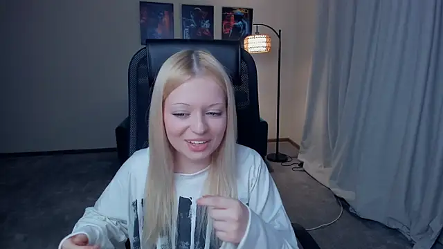 LiliInyart online show from 03/05/26, 02:13