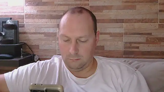 Snapshot of lustonfan chatting on 05/16/26, 12:48 lustonfan online show from 05/16/26, 12:48